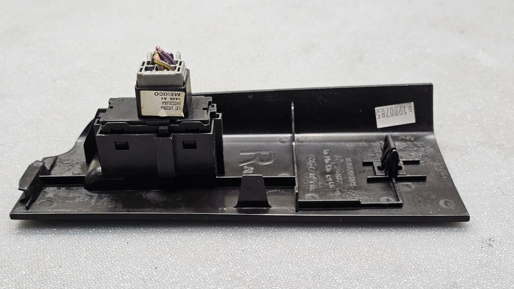 08-12 Escape Focus Front Right Passenger Door Power Window Switch Assembly Black