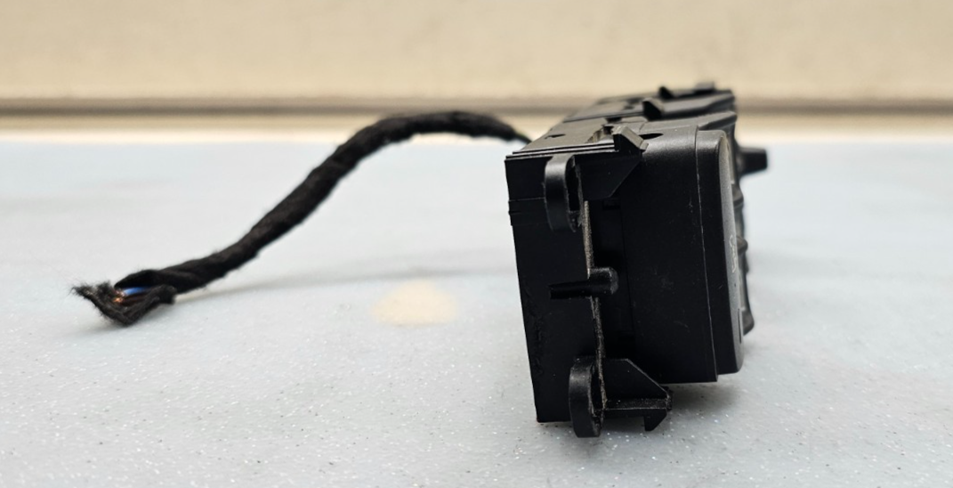 🔥99-14 VOLVO S60 S80 V70 XC90 Front Left Driver Door Master Window Switch Black