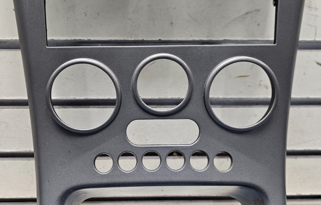 🔥05-06 Chevy Equinox Center Dash Radio Climate Control Bezel Trim Panel Silver