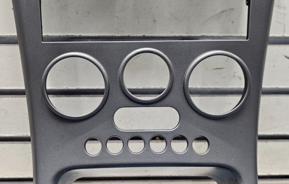 🔥05-06 Chevy Equinox Center Dash Radio Climate Control Bezel Trim Panel Silver