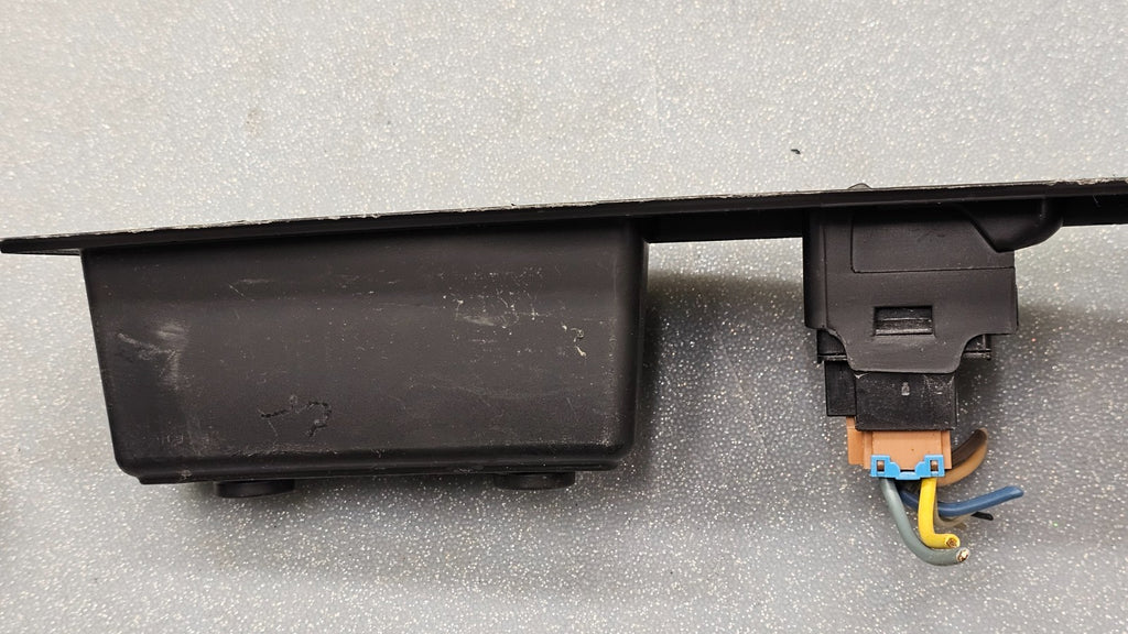 07-09 Aura Front Right Passenger Window Door Control Switch Lock Assembly Black