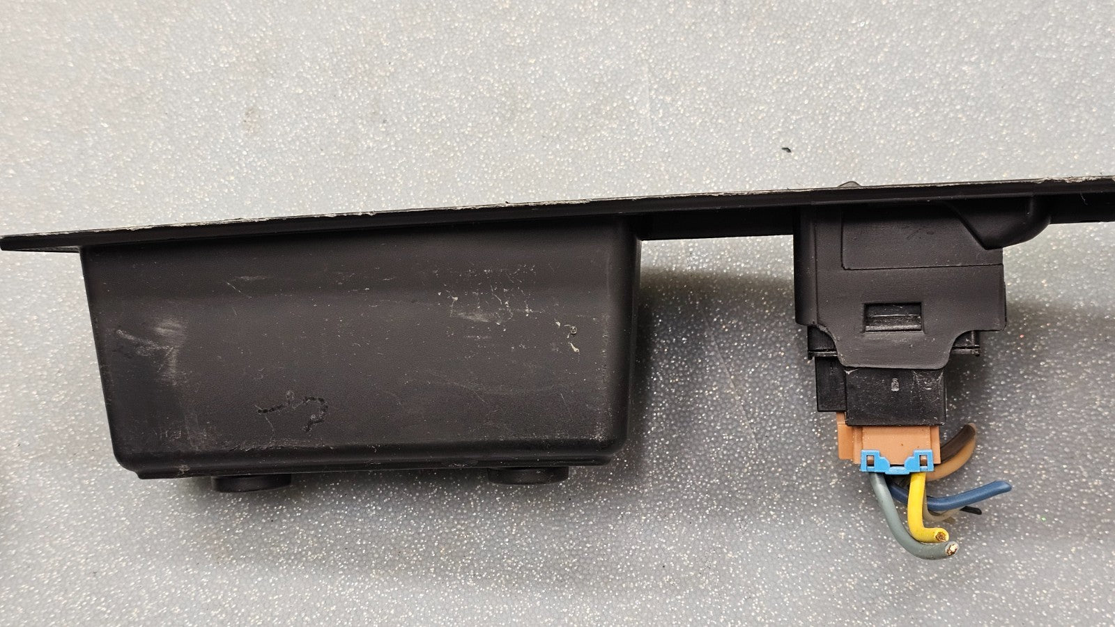 07-09 Aura Front Right Passenger Window Door Control Switch Lock Assembly Black