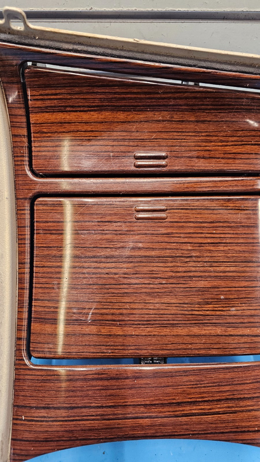 🔥01-02 Cadillac Escalade Lower Center Console Woodgrain Cup Holder Bezel