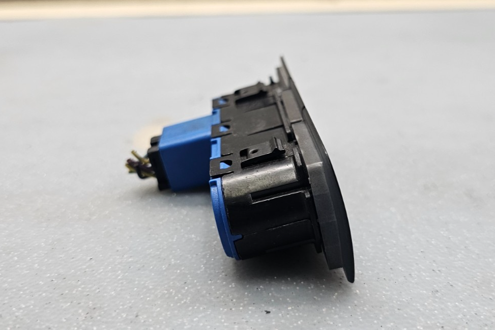 🔥2008-2011 Ford Focus Traction Passenger Control Switch Assembly Black OEM