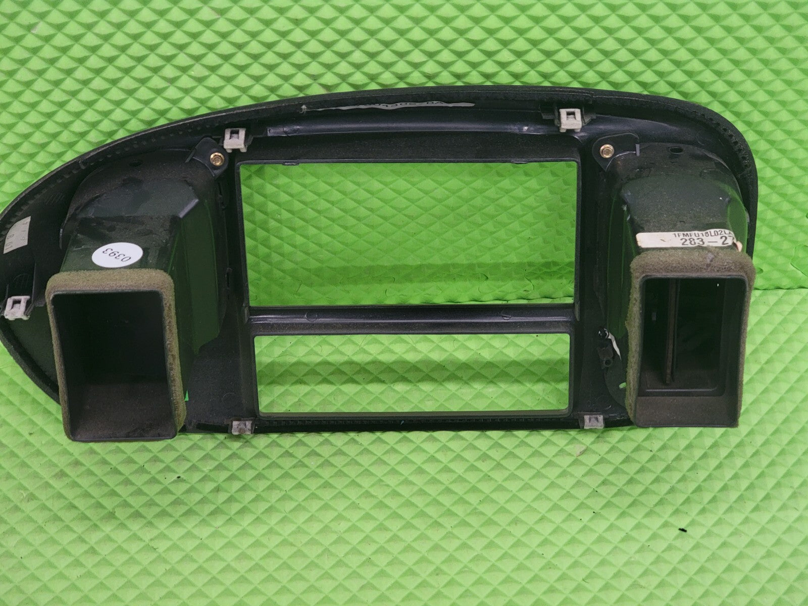 🔥97-03 Ford F150 Center Dash Radio Climate BEZEL Trim Panel Line Light Tan B1