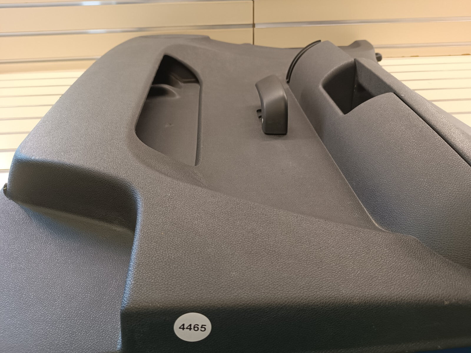 🔥07-09 Chevy Silverado Avalanche GMC Sierra Front Passenger Door Panel GRAY D19