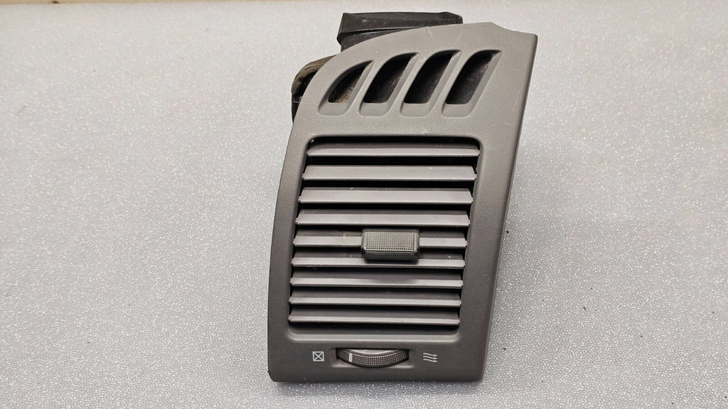 🔥02-06 TOYOTA CAMRY RIGHT PASSENGER DASH AIR VENT CONDITIONING HEATER GRAY
