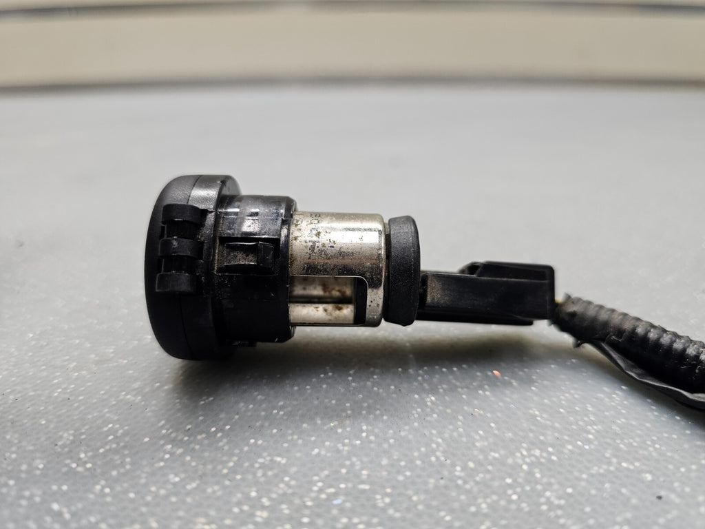 🔥2003-2011 Honda Element OEM Rear 12V Charging Outlet Accessory 120 Watt Socket