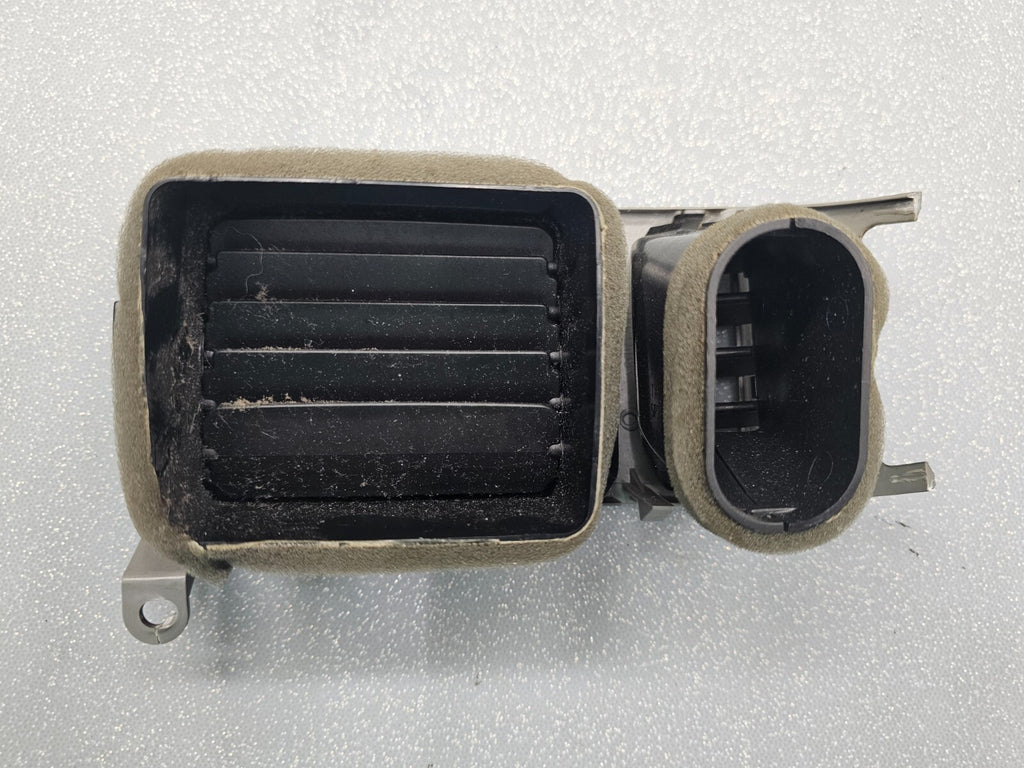05-15 NISSAN TITAN ARMADA QX56 DASH FRONT CENTER LEFT AIR VENT HEATER TRIM GRAY