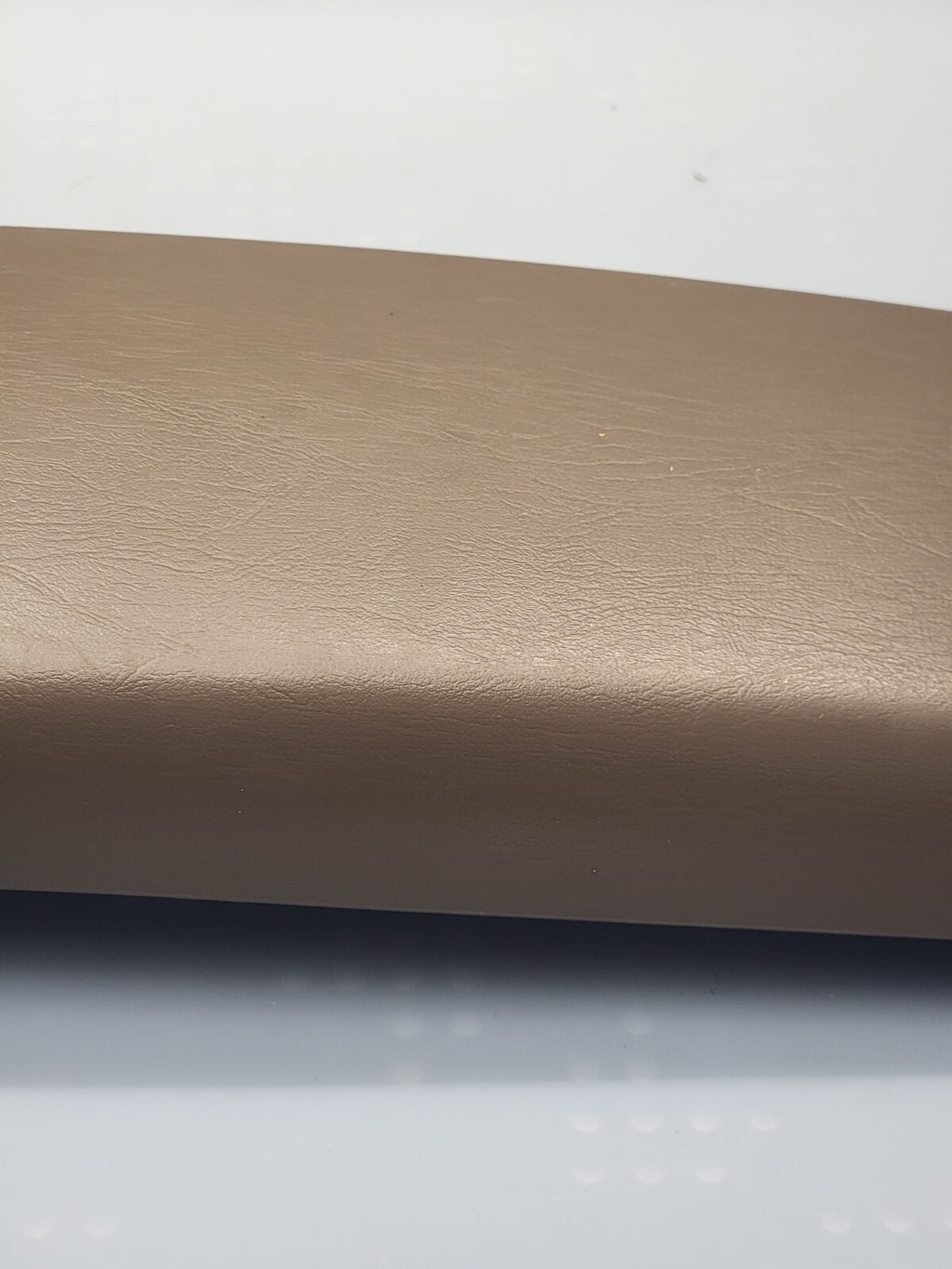 🔥04-07 Chevrolet Malibu Center Console Arm Rest Lid Door Cover OEM Pad TAN