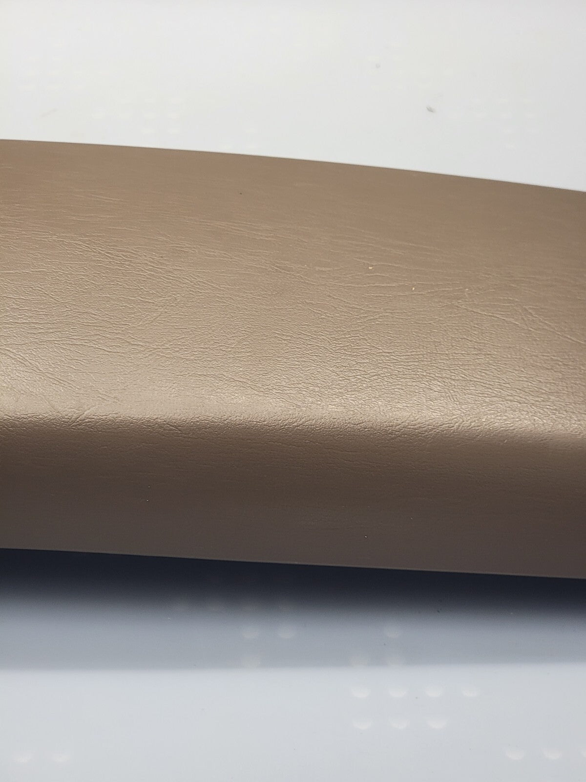 🔥04-07 Chevrolet Malibu Center Console Arm Rest Lid Door Cover OEM Pad TAN