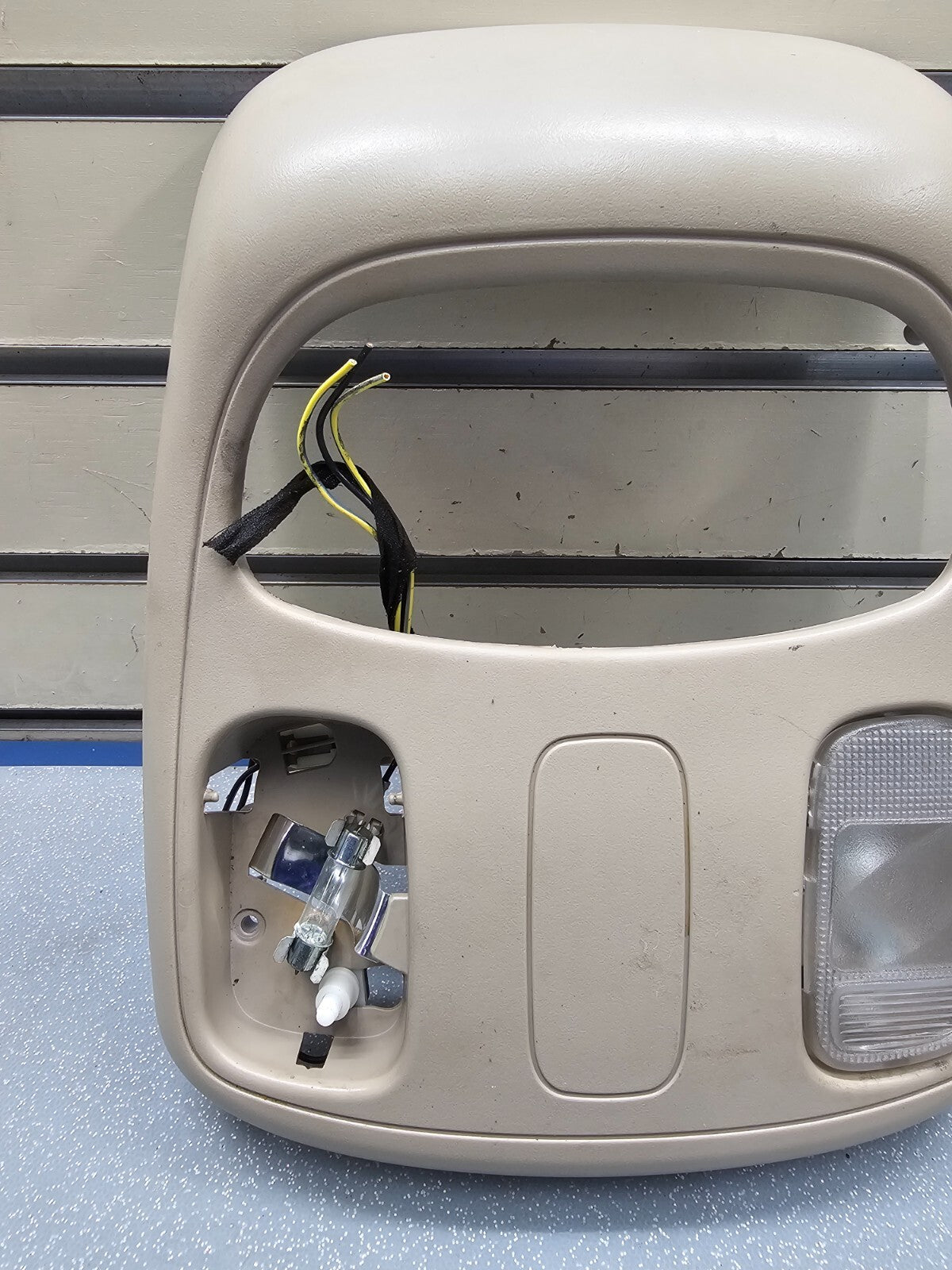 🔥02-05 Dodge RAM Overhead Console DOME Light Roof Storage Compartment TAN 05