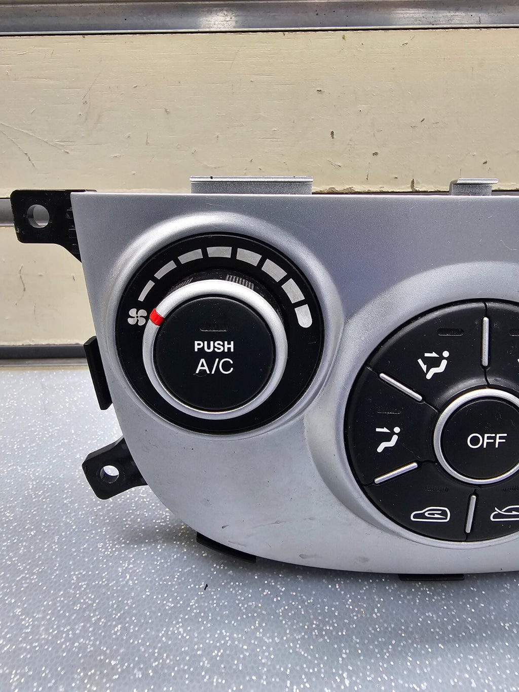 10-12 HYUNDAI SANTA FE Dash AC Heater Temperature Climate Control Conditioner