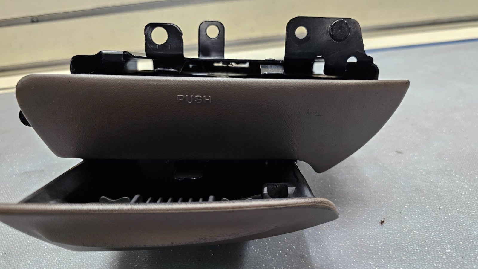 🔥97-03 Ford F150 Dash Pull Out Cup Drink Holder Trim w/ Ash Tray Ashtray Gray