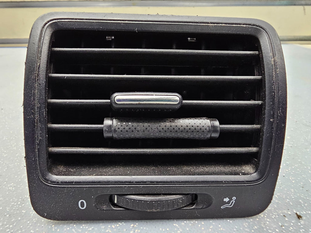 🔥05-10 VOLKSWAGEN JETTA FRONT CENTER DASH RIGHT PASSENGER AIR VENT HEATER BLACK