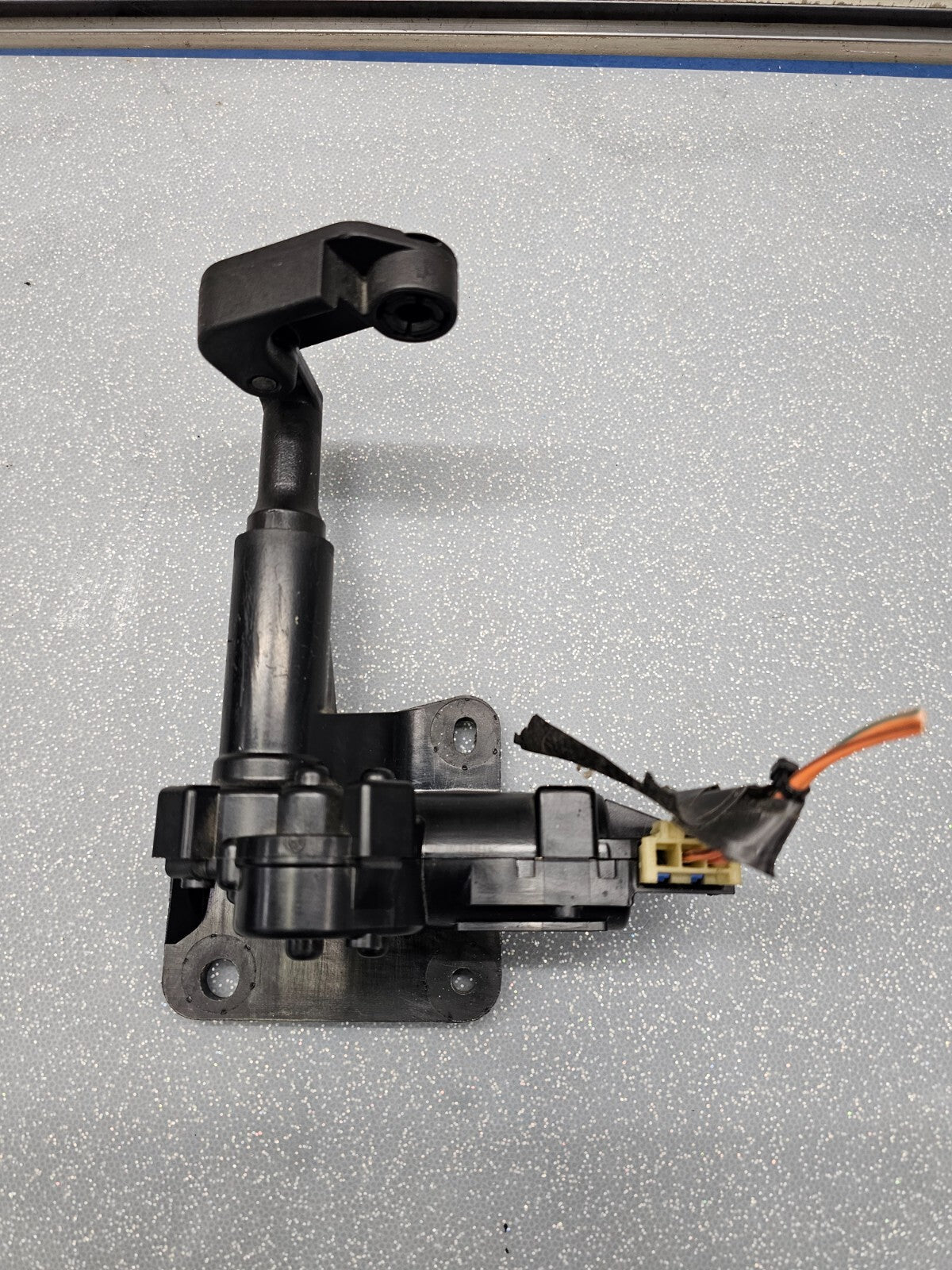 🔥01-07 Dodge Caravan Town & Country Rear Vent Window Motor Actuator Assembly RH