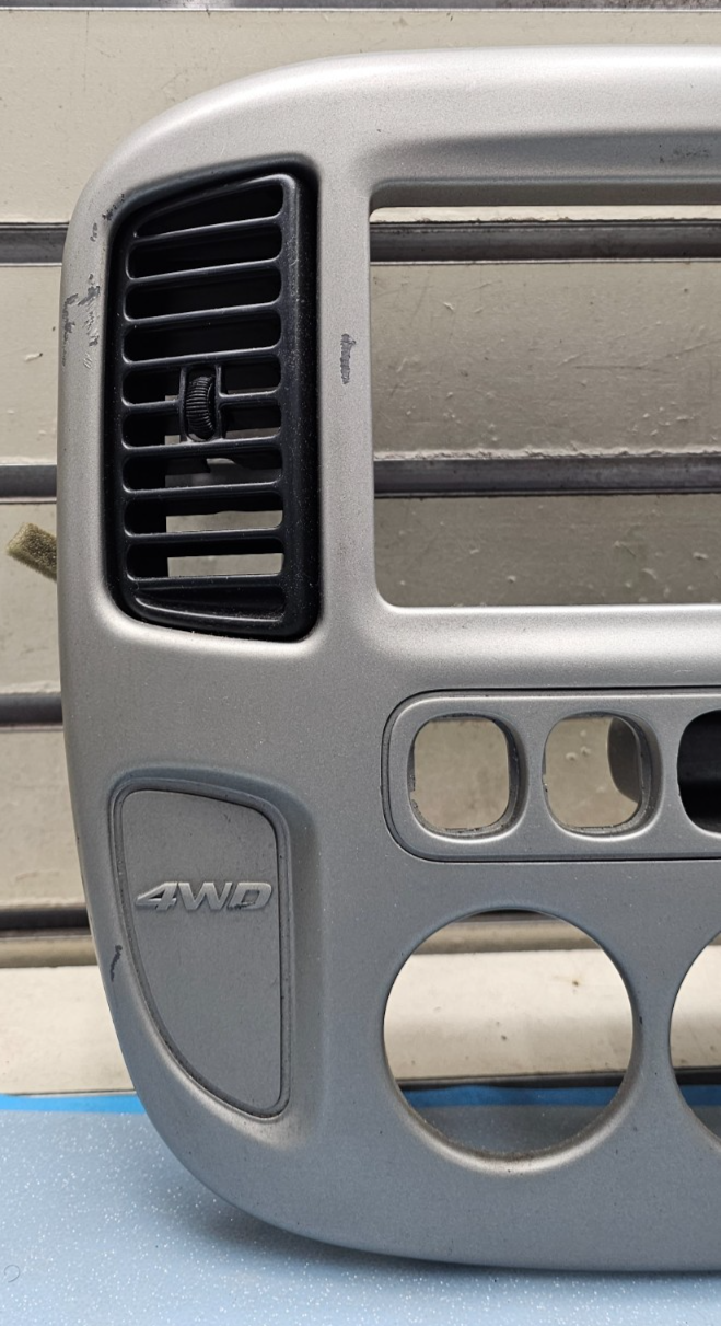 🔥01-07 FORD ESCAPE CENTER DASH RADIO A/C CLIMATE TRIM BEZEL SILVER OEM