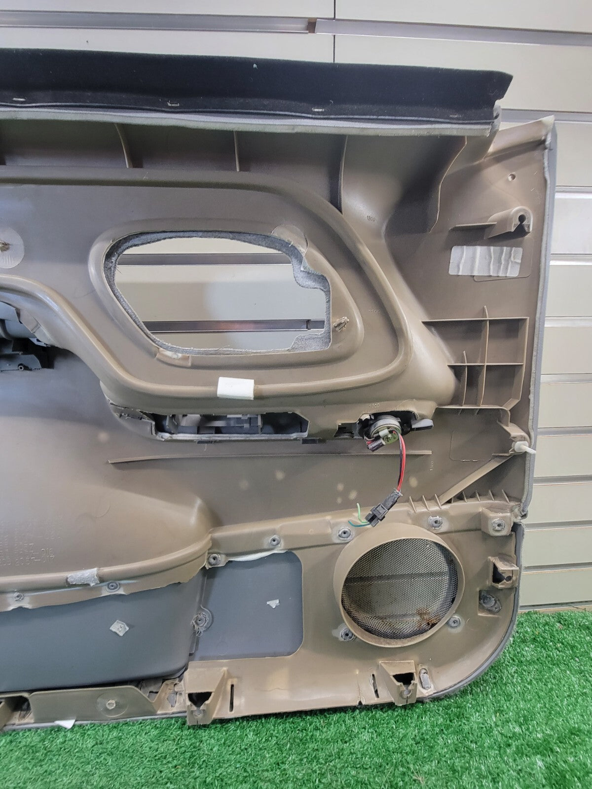 🔥95-99 Chevy GMC Silverado C/K DOOR PANEL Front Passenger Right Gray OEM D2