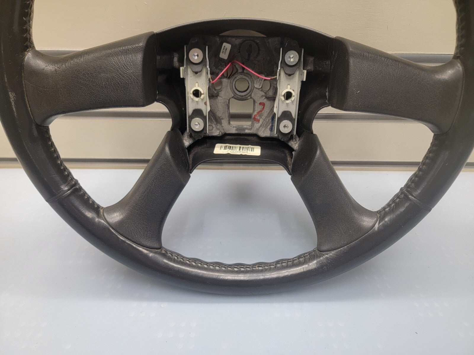 02-09 Trailblazer Envoy03-06 SILVERADO SIERRA YUKON STEERING WHEEL LEATHER BLACK