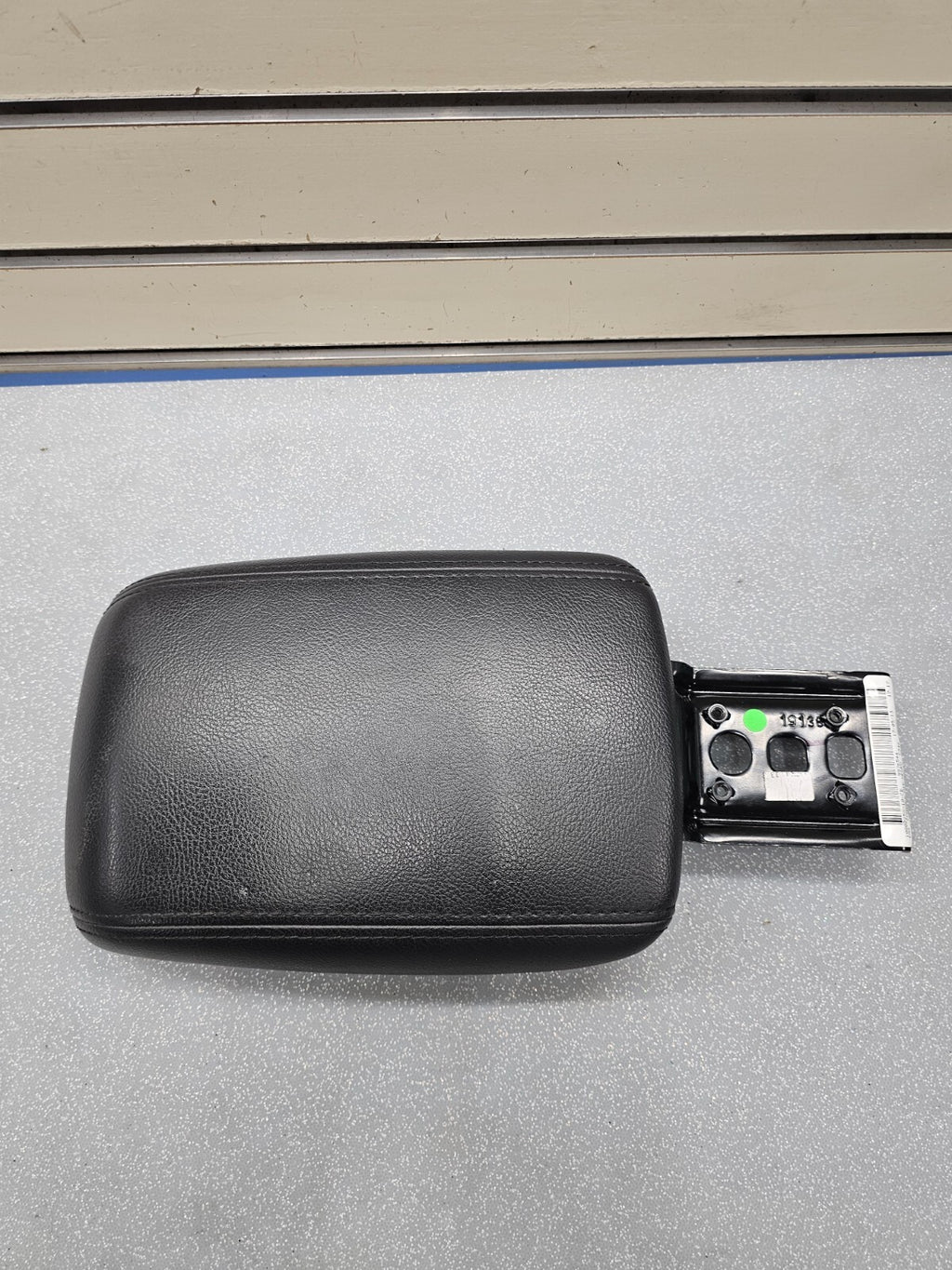 🔥2012-2014 Ford Focus  Console Armrest Lid Cover Leather Center SHORT Black OEM