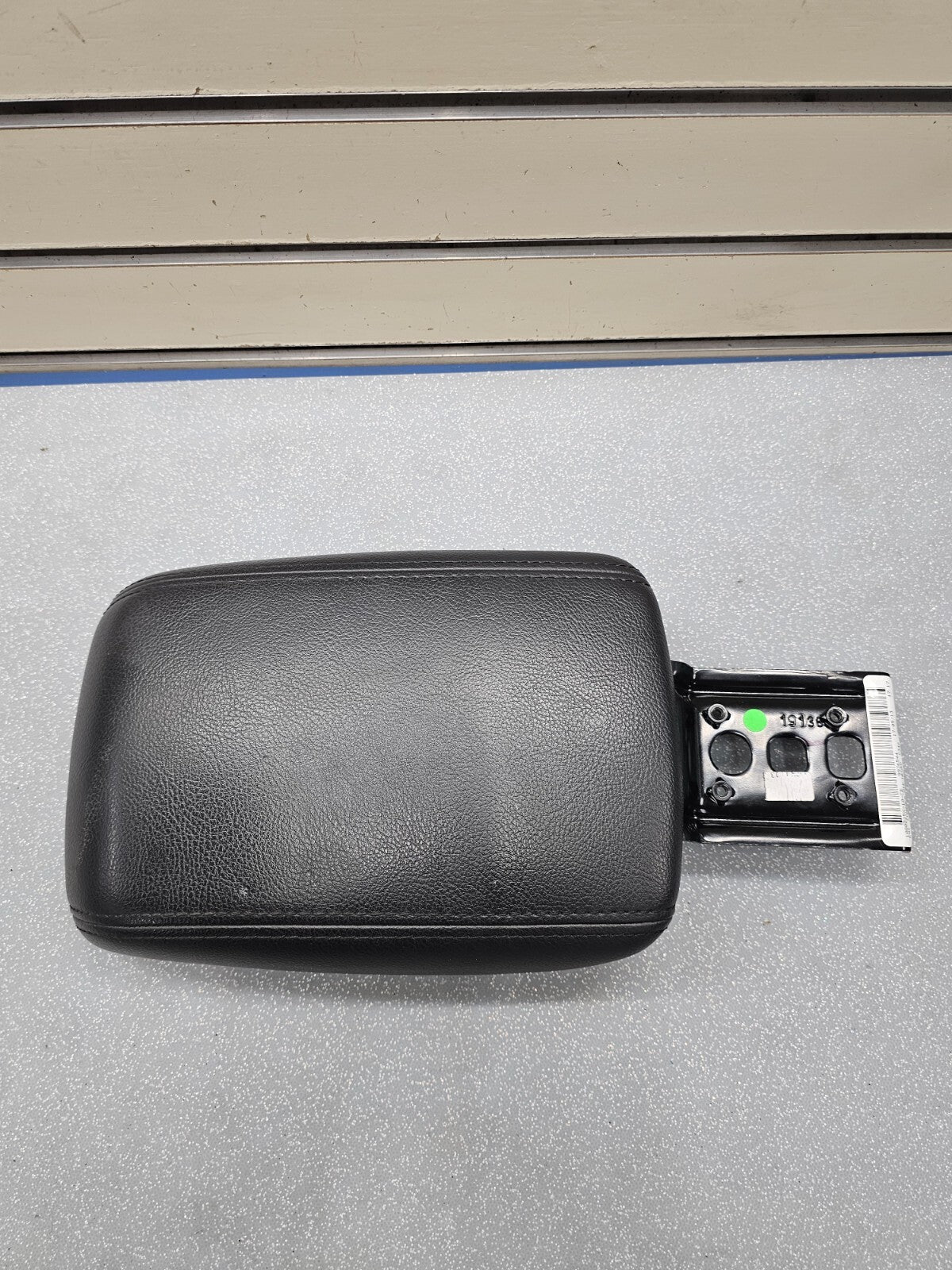 🔥2012-2014 Ford Focus  Console Armrest Lid Cover Leather Center SHORT Black OEM