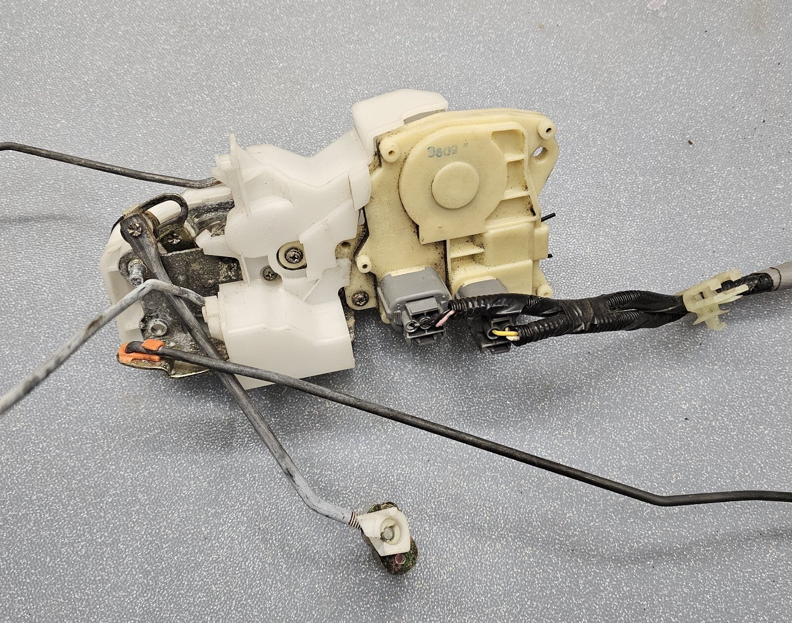 🔥2001 - 2006 Acura MDX FRONT driver DOOR LOCK LATCH OEM D43D17