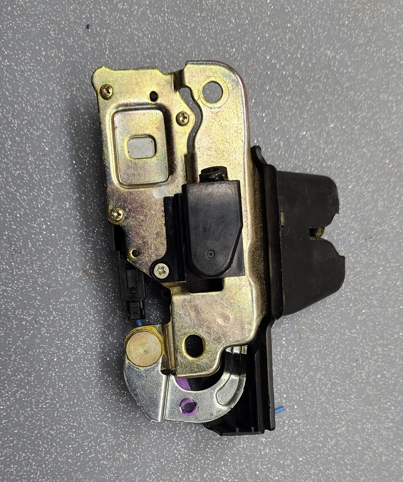🔥00-04 Avalon Trunk Latch Deck Lid Door Lock Actuator Luggage Compartment OEM