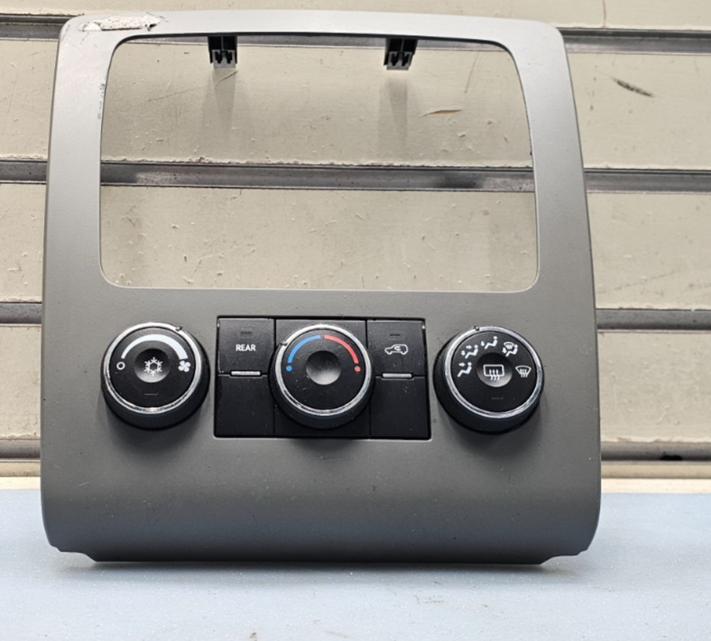 🔥13-17 Traverse Dash FM Radio Display Receiver AC Climate Control Bezel Silver