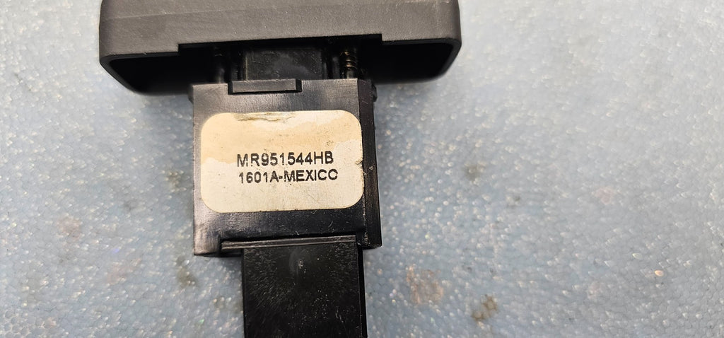 🔥06-11 Mitsubishi Endeavor Emergency Hazard Warning Light Lamp switch Assembly