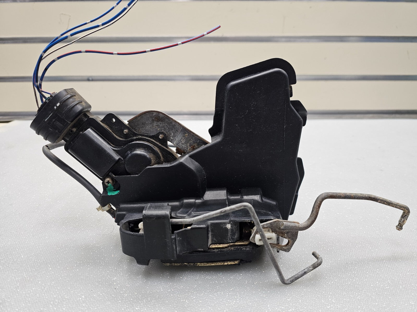 🔥97-01 Toyota Camry Front Left Driver Power Door Lock Actuator Latch Assembly