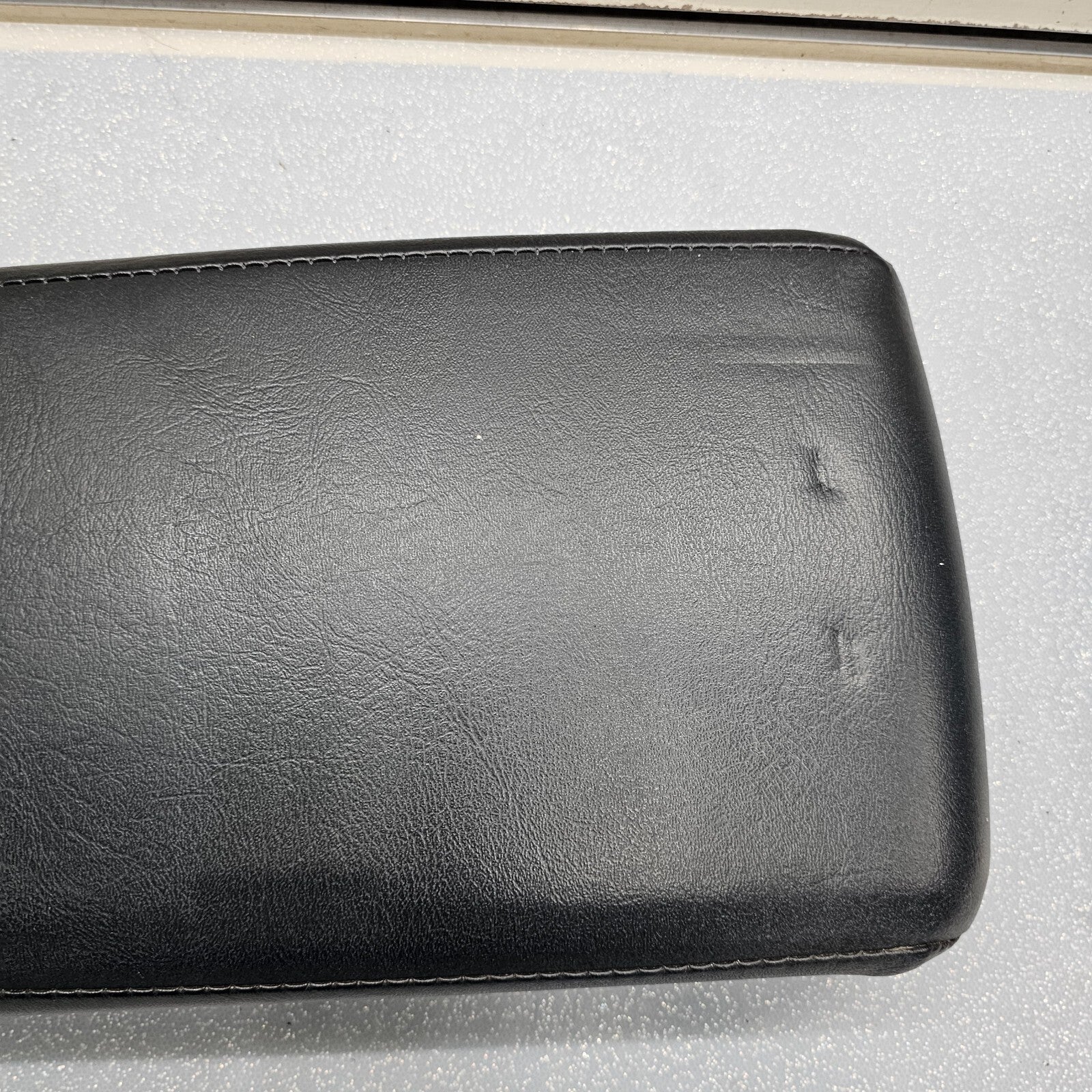 🔥08-10 Dodge Charger Center Console Arm Rest Lid Leather Assembly Cover BLACK