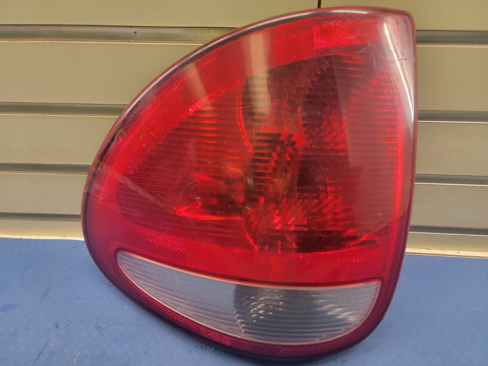 🔥2004-2007 Dodge Caravan RIGHT Tail Light Fits  OEM