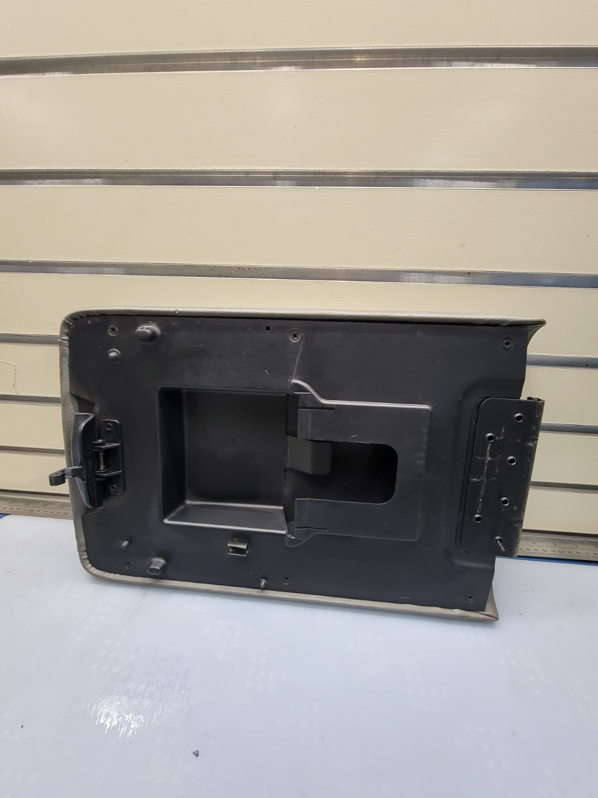 🔥2003-2006 FORD EXPEDITON CENTER CONSOLE ARMREST LID GRAY LEATHER