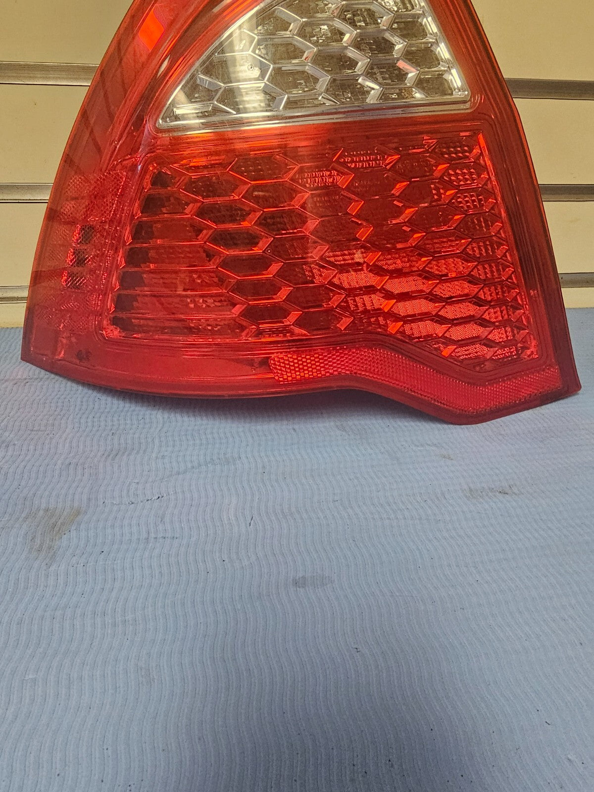10-12 Ford FUSION Tail Light Break Stop Light Lamp Assembly RIGHT Passenger OEM