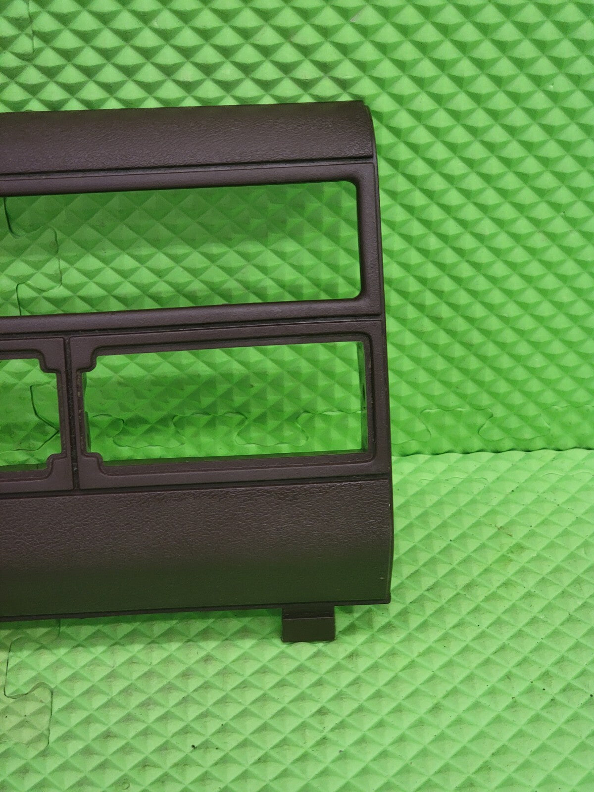 🔥88-94 Chevy GMC Yukon C/K Blazer Dash FM Radio Strereo bezel Panel Maroon red