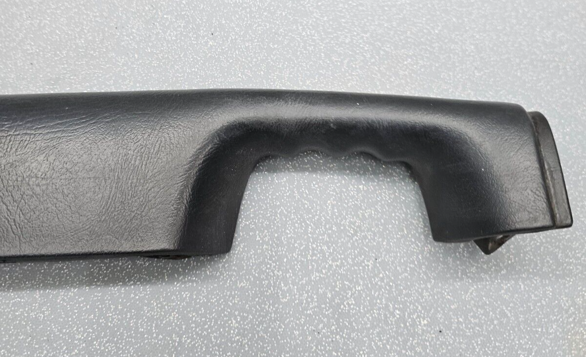 98-04 BLAZER S10 JIMMY SONOMA Door Panel Armrest Pull Handle Passenger Graphite