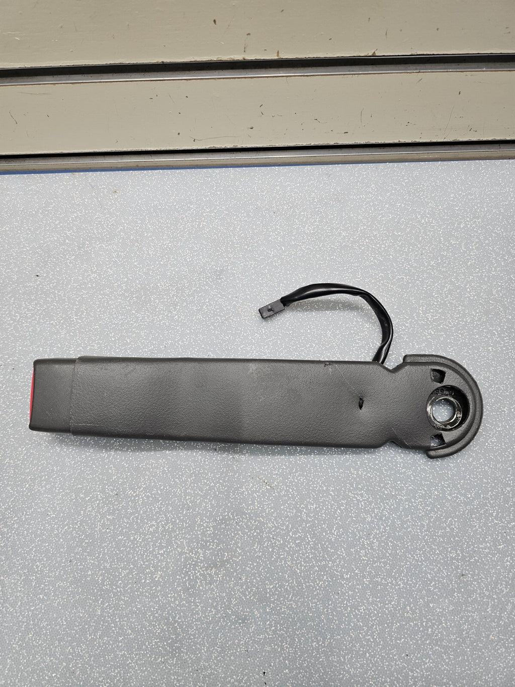 03-06 Escalade Chevy Silverado Tahoe Yukon Front LEFT RIGHT Seat Belt Buckle OEM