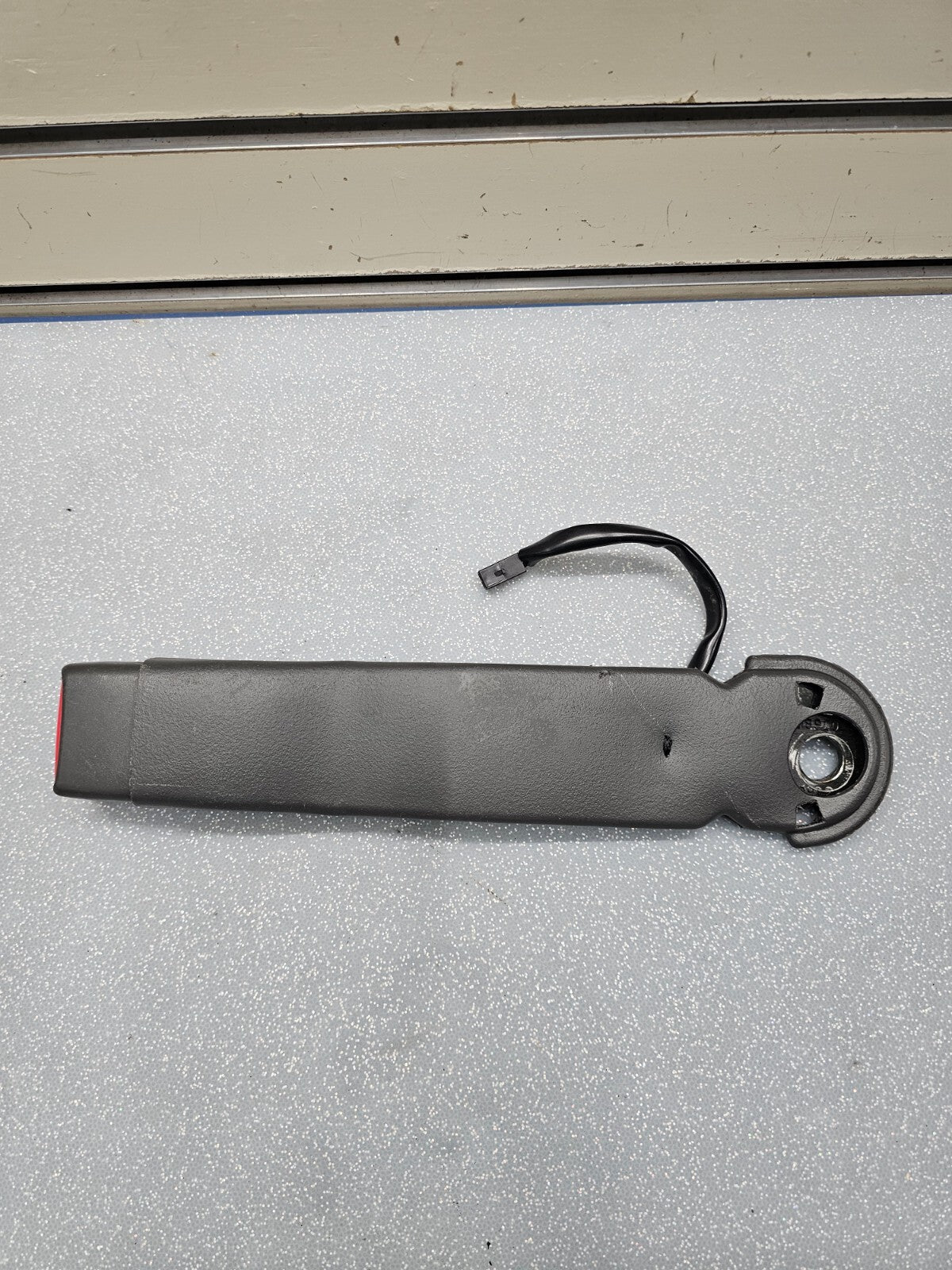 03-06 Escalade Chevy Silverado Tahoe Yukon Front LEFT RIGHT Seat Belt Buckle OEM