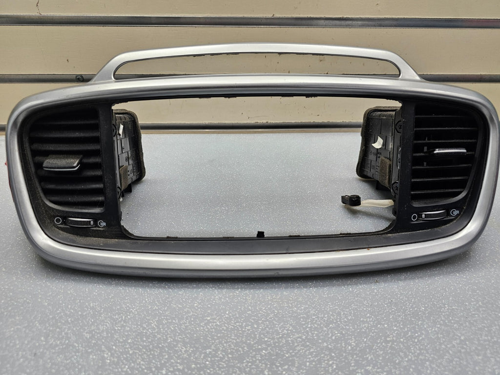 🔥16-18 KIA SORENTO CENTER DASH RADIO SURROUND BEZEL TRIM PANEL Assembly Silver