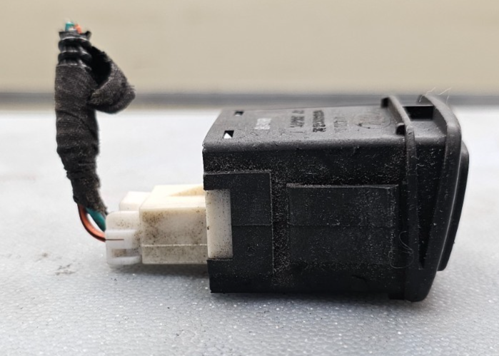 🔥 95-97 TOWN CAR CROWN VICTORIA GRAND MARQUIS REAR DEFROST DEFROSTER SWITCH