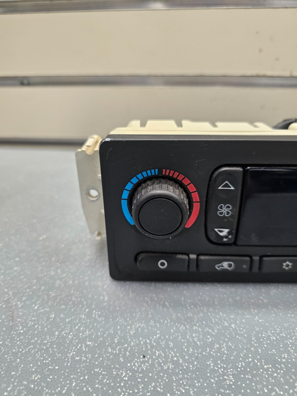 03-09 chevy Silverado SIERRA TRAILBLAZER DASH Heater A/C Climate Control DIGITAL