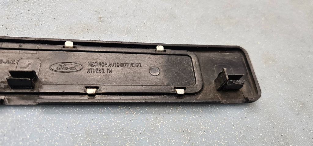 🔥2003-2011 Lincoln Town Car OEM Genuine Interior Trim Door Sill Plate