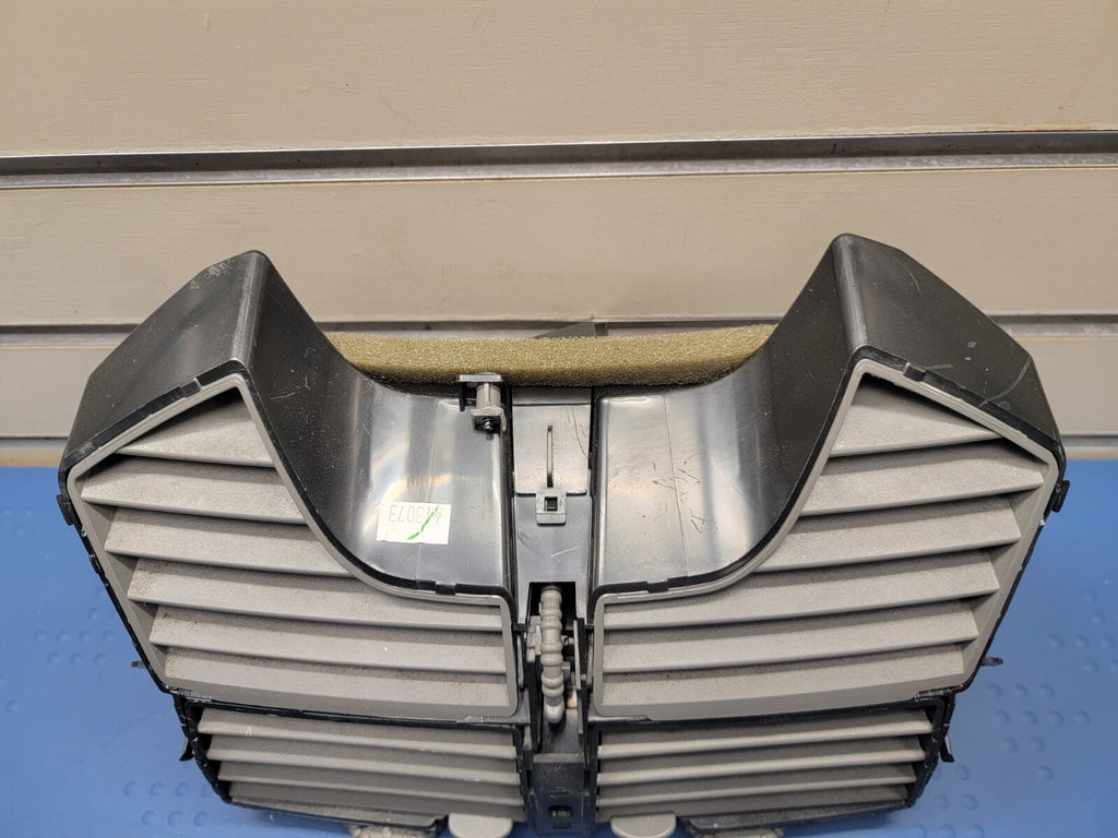🔥2004-2008 Chevy Malibu Center Dash Vent Grey Gray OEM 22634937