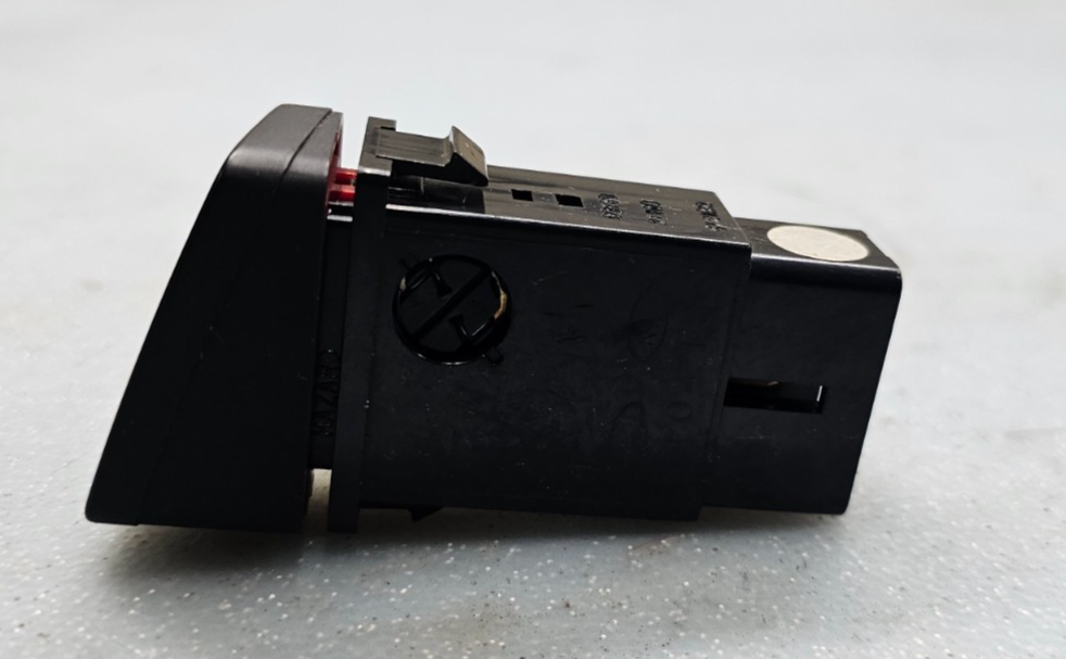 🔥04-09 Hyundai Tucson Hazard Emergency Light Lamp Control Switch Assembly Black