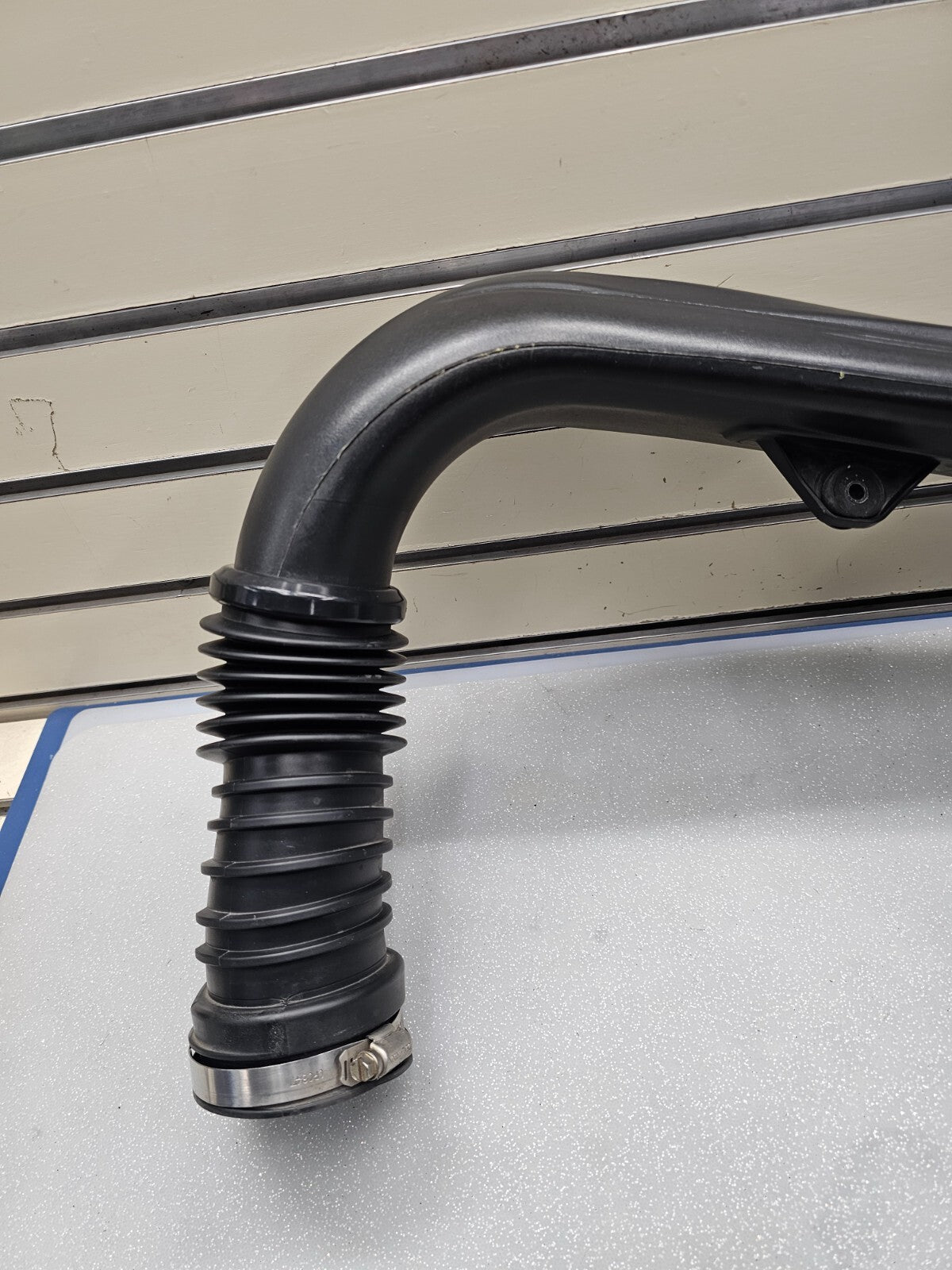 13-16 Dodge Dart 2.4L Engine Air Intake Cleaner Hose Mopar Duct Assembly OEM