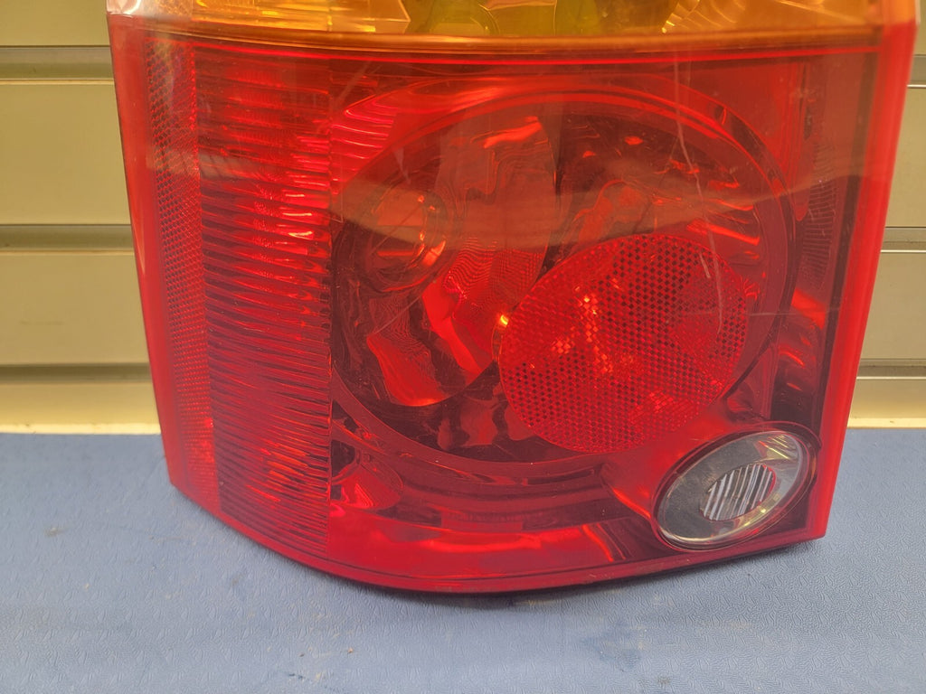 🔥2004-2008 CHRYSLER PACIFICA REAR LEFT DRIVER SIDE TAILLIGHT TAIL LAMP