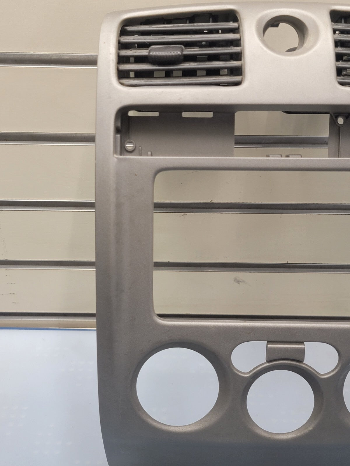 🔥2004-2012 CHEVY COLORADO GMC CANYON CENTER DASH RADIO VENT BEZEL SILVER