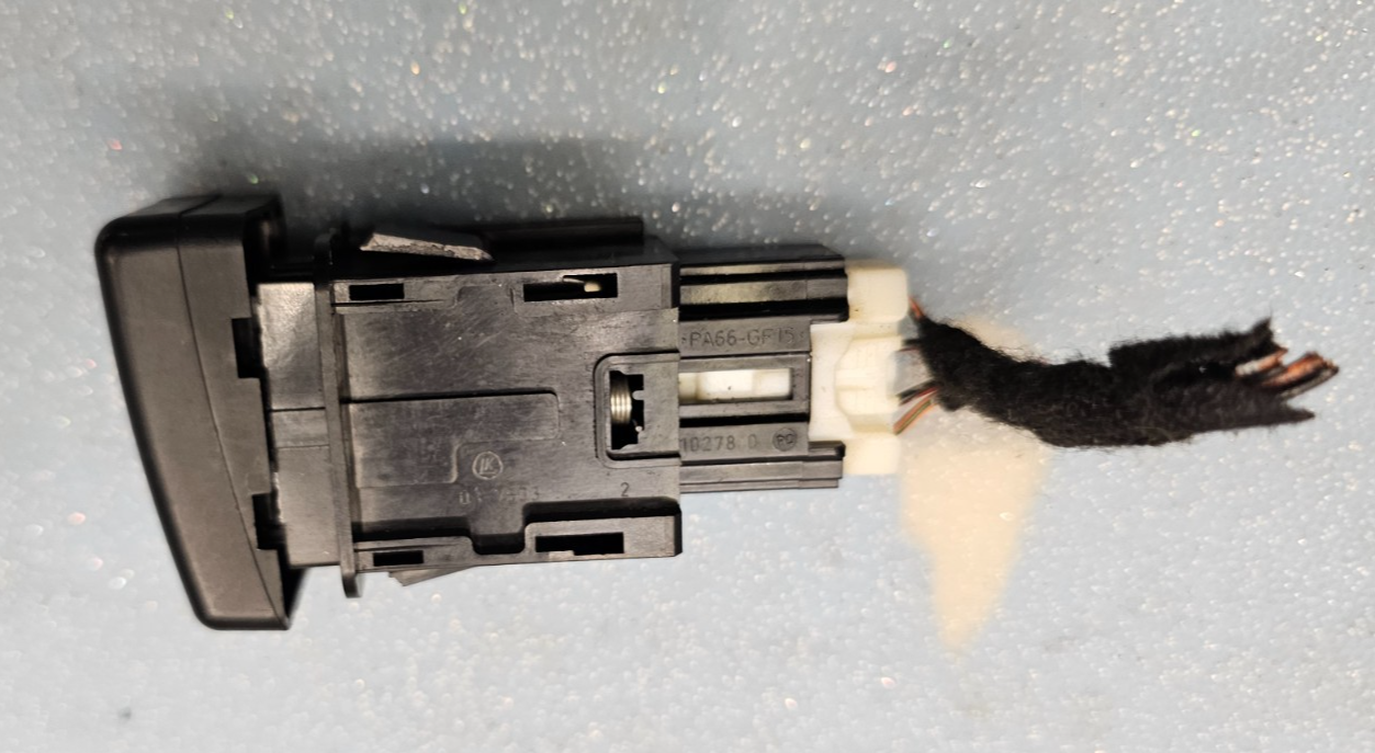 🔥04-09 Mazda3 Mazda 3 Hazard Warning Switch Emergency Flasher Light Assembly