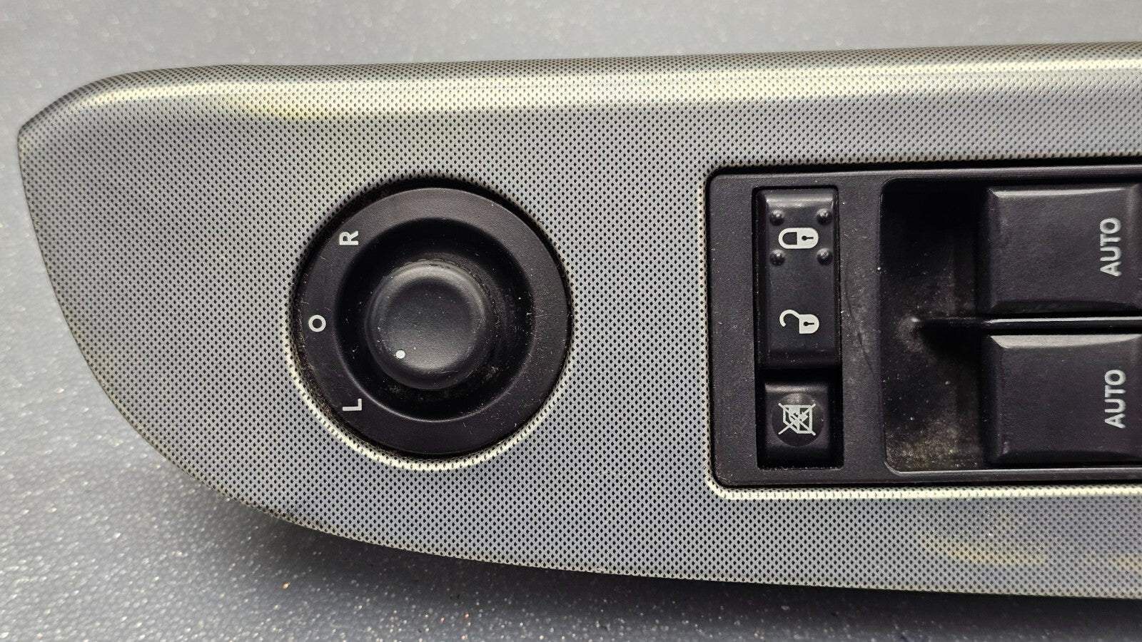 🔥05-10 Grand Cherokee Commander Left Diver Master Power Window Switch Silver