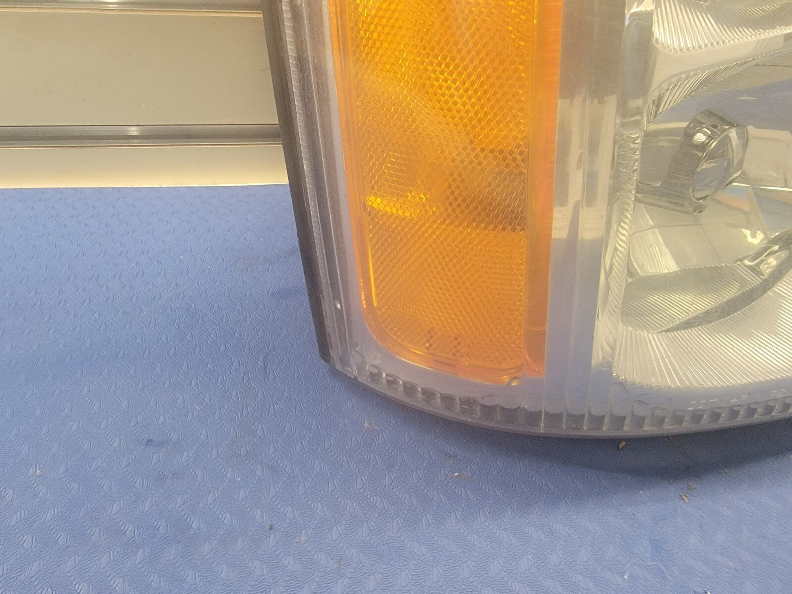 🔥03-06 Cadillac Escalade Headlight Right Passenger Assembly Bezel GENUINE OEM